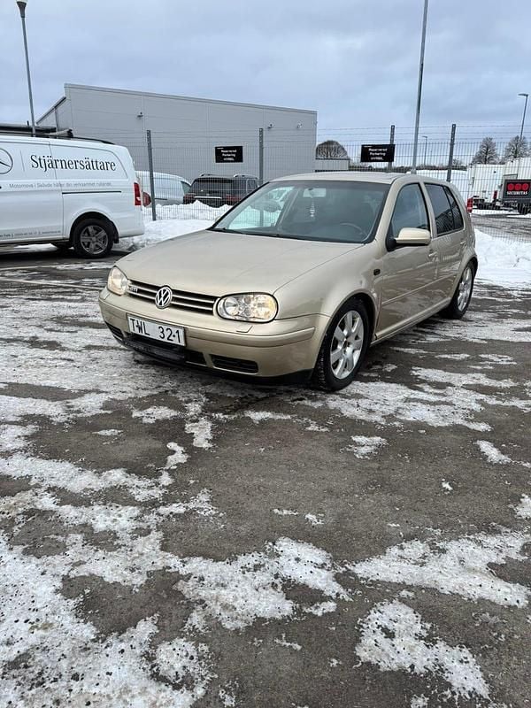 Begagnad VW Golf IV GTI 180 HK (132 kW) 2003 Champagne
