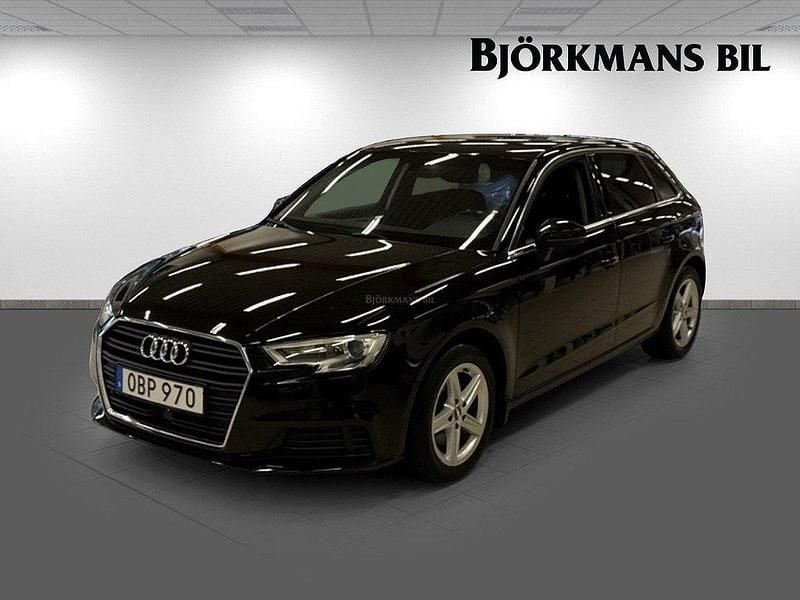 Svart Begagnad 2017 Audi A3 Sportback Halvkombi | 179 000 kr (Marknadspris) - Bild 1/4