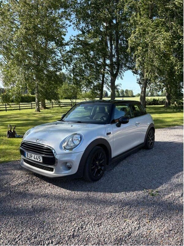 Silver Begagnad 2018 Mini Cooper Pepper Halvkombi | 155 000 kr (Marknadspris) - Bild 1/4