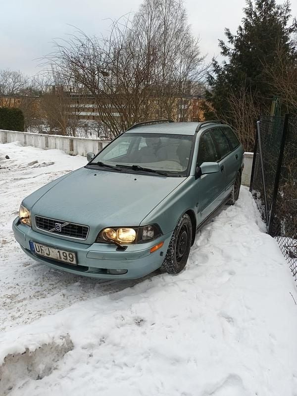 Begagnad 2003 Volvo V40 Kombi | 12 999 kr (Superpris) - Bild 1/4