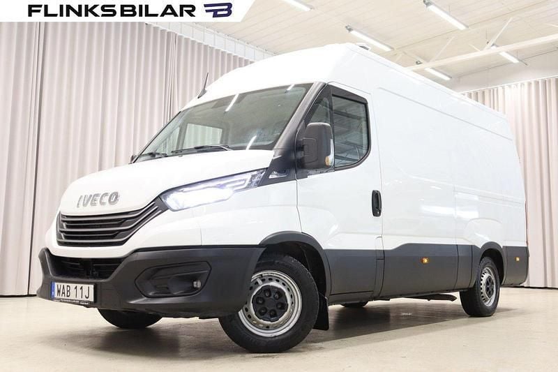 Vit Begagnad 2023 Iveco Daily Van | 309 900 kr (Bra pris) - Bild 1/4