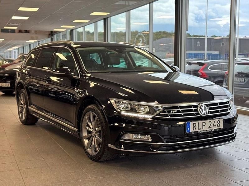 Svart Begagnad 2018 VW Passat Kombi | 179 900 kr (Marknadspris) - Bild 1/3