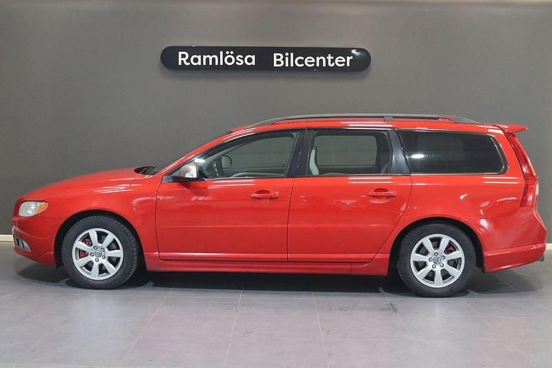 Röd Begagnad 2011 Volvo V70 R-Design Kombi | 59 900 kr (Bra pris) - Bild 1/4