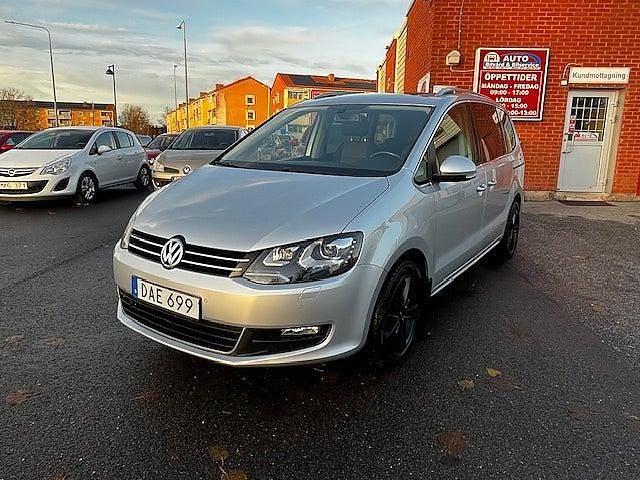 Begagnad VW Sharan 140 HK (102 kW) 2015 Silver Minibuss