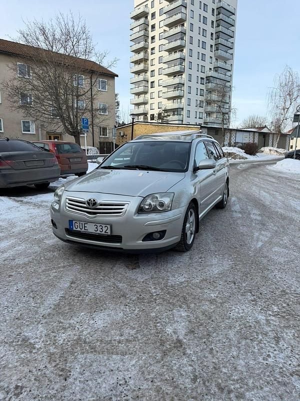 Begagnad Toyota Avensis 163 HK (119 kW) 2008 Kombi