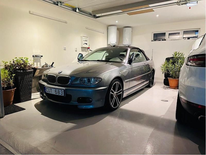 Grå Begagnad 2005 BMW 320 Cabriolet Comfort Edition Cab | 104 900 kr (Lite dyr) - Bild 1/4