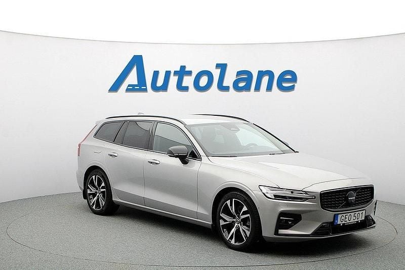 Silver dawn Begagnad 2023 Volvo V60 Plus Kombi | 369 900 kr (Bra pris) - Bild 1/3