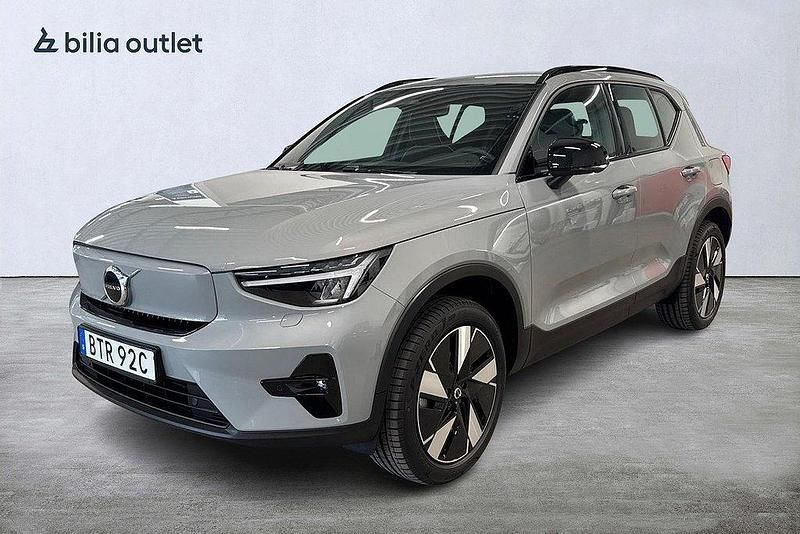 Grå Ny 2024 Volvo XC40 Plus SUV | 519 900 kr - Bild 1/3