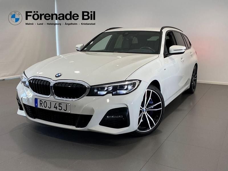 Vit Begagnad 2019 BMW 330 M Sport Kombi | 349 000 kr (Bra pris) - Bild 1/4