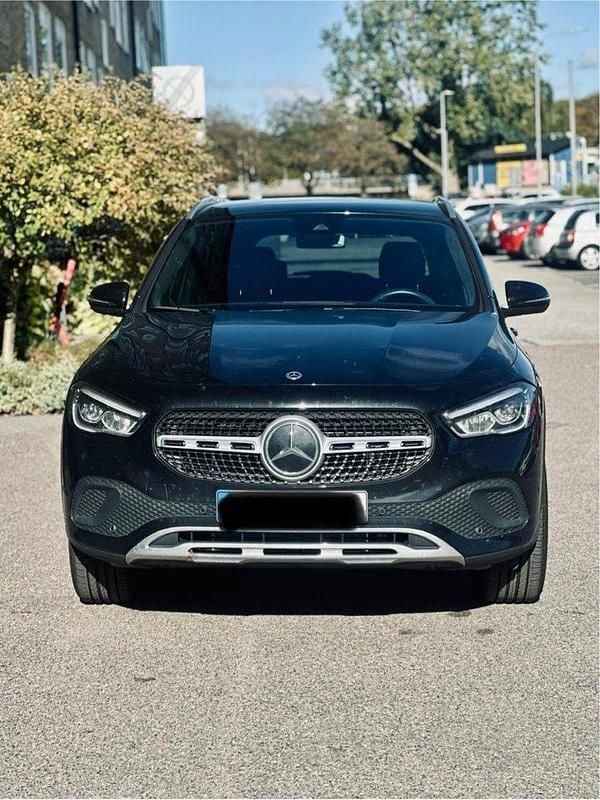 Svart Begagnad 2023 Mercedes GLA250 SUV | 469 000 kr (Superpris) - Bild 1/3