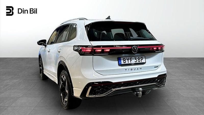 Begagnad VW Tiguan R-line 193 HK (141 kW) 2025 Pure white SUV