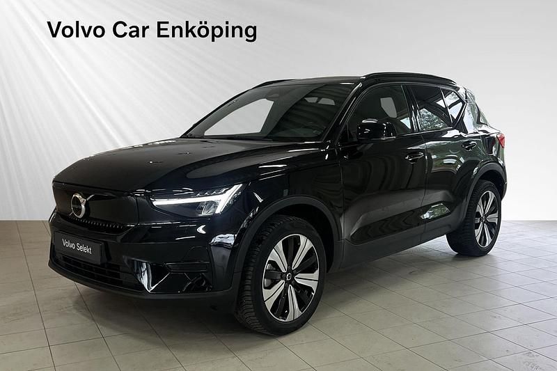 Svart Begagnad 2023 Volvo XC40 Core SUV | 329 900 kr - Bild 1/4