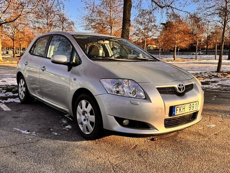 Begagnad 2007 Toyota Auris Halvkombi | 42 000 kr (Marknadspris) - Bild 1/4