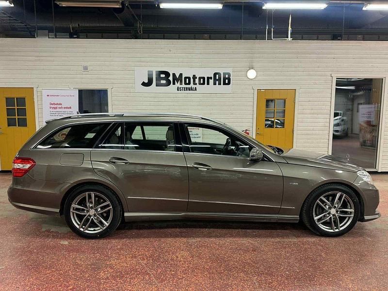 Mörkgrå Begagnad 2012 Mercedes E250 AMG Kombi | 119 000 kr (Marknadspris) - Bild 1/4