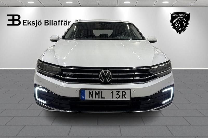 Begagnad VW Passat GTE 218 HK (160 kW) 2021 Vit Kombi
