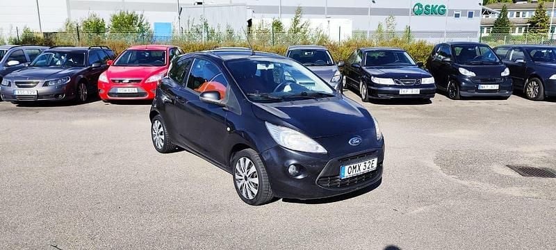 Svart Begagnad 2010 Ford Ka Halvkombi | 22 900 kr (Marknadspris) - Bild 1/4