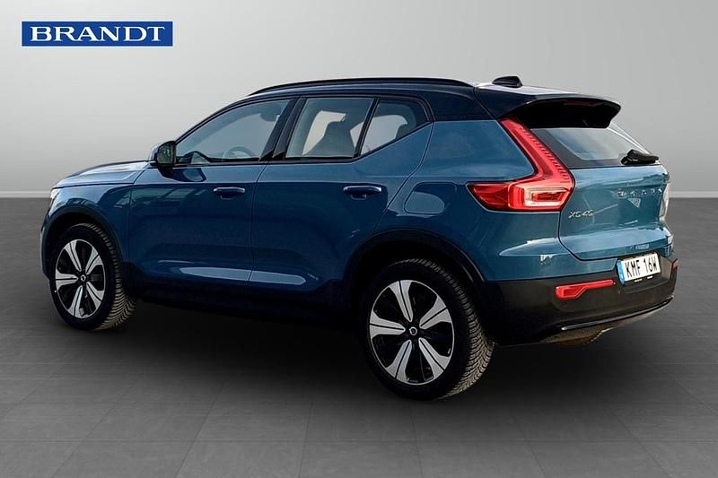 Begagnad Volvo XC40 Single Motor 175 kW (238 HK) 2023 Blå SUV