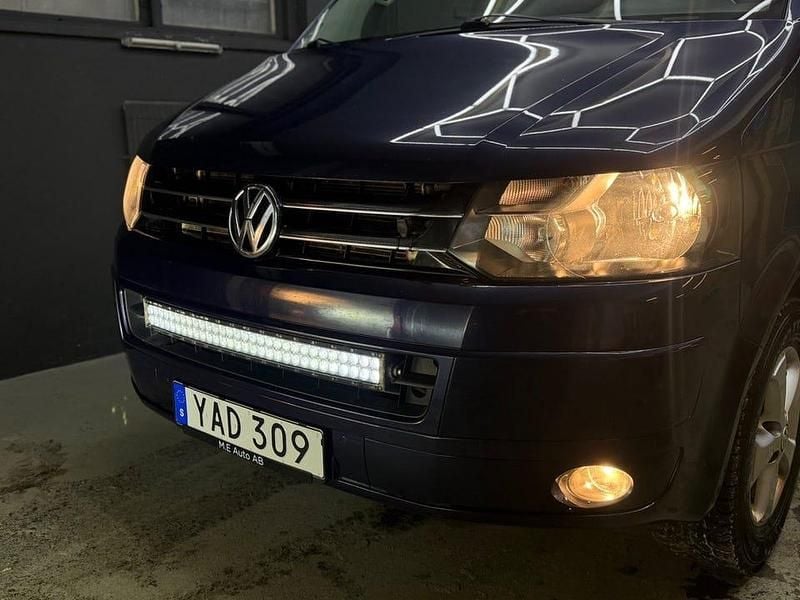 Begagnad VW Multivan 140 HK (102 kW) 2013 Blå
