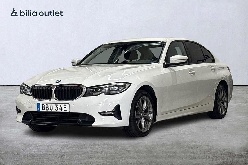 Vit Begagnad 2020 BMW 320 Sport Line Sedan | 274 900 kr (Bra pris) - Bild 1/3