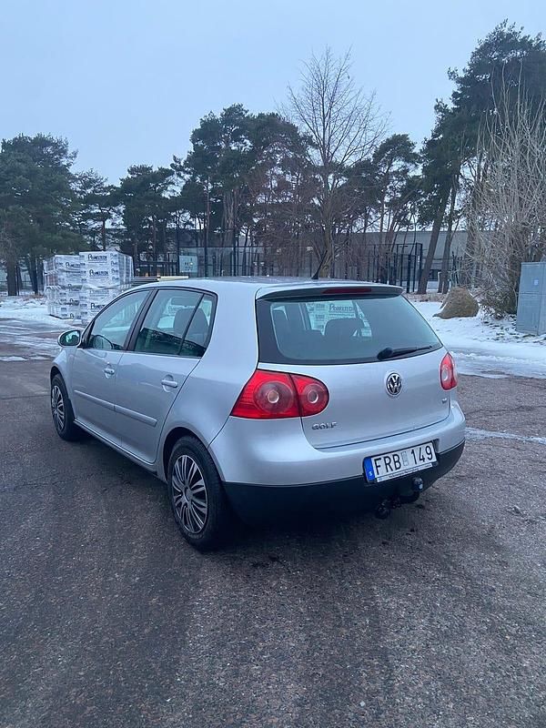 Begagnad VW Golf V 102 HK (75 kW) 2007