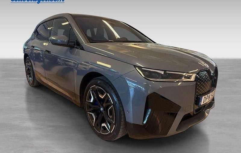 Svart Begagnad 2022 BMW iX SUV | 420 000 kr (Superpris) - Bild 1/1