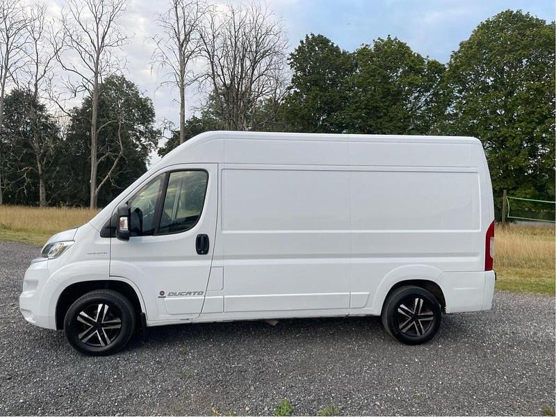 Vit Begagnad 2018 Fiat Ducato Van | 155 000 kr (Lite dyr) - Bild 1/4