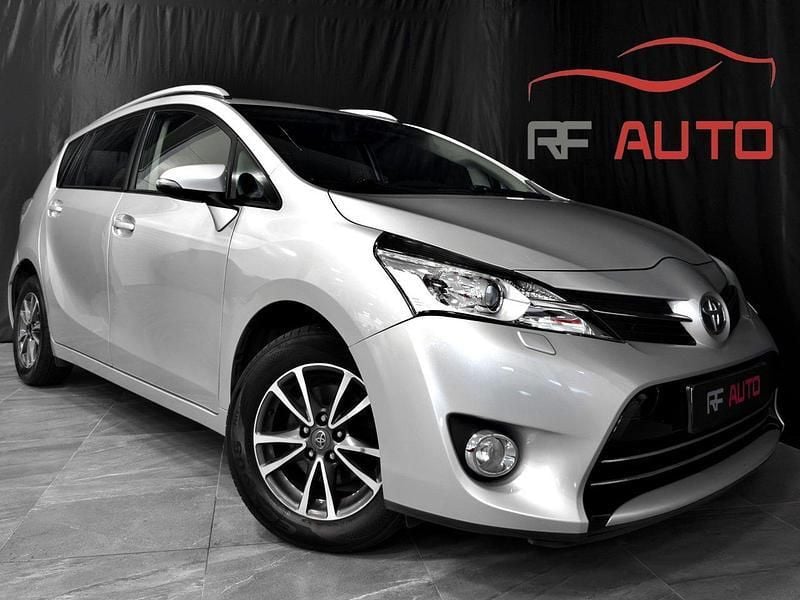 Silver Begagnad 2013 Toyota Verso Business Edition Minibuss | 84 900 kr (Marknadspris) - Bild 1/4