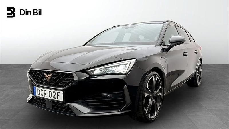 Midnight black metallic Begagnad 2024 Cupra Leon VZ1 Kombi | 294 900 kr (Bra pris) - Bild 1/4