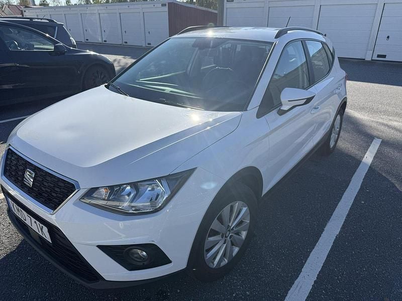 Vit Begagnad 2020 Seat Arona Style SUV | 115 000 kr (Superpris) - Bild 1/4