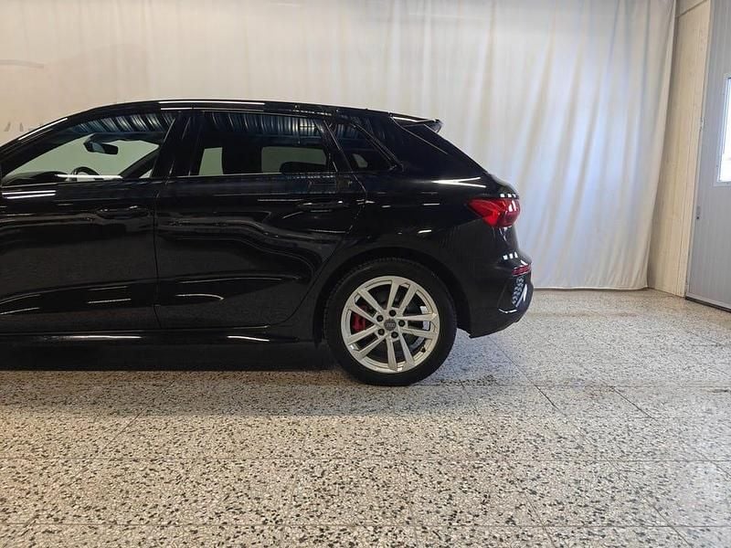 Begagnad Audi A3 S-Line 245 HK (180 kW) 2024 Svart