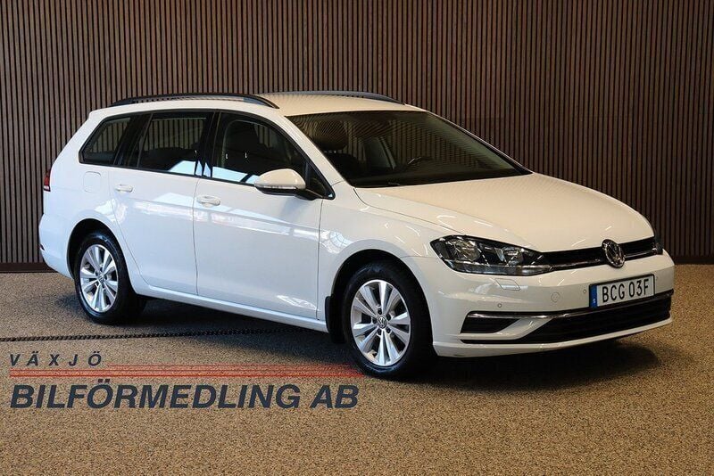 Vit Begagnad 2020 VW Golf VIII GT Kombi | 199 000 kr (Superpris) - Bild 1/4