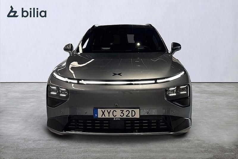 Begagnad XPENG G9 AWD Performance 405 kW (551 HK) 2025 Grå SUV