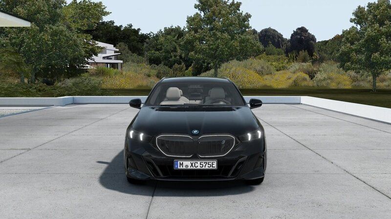 Begagnad BMW i5 M Sport 442 kW (601 HK) 2024 Svart Sedan