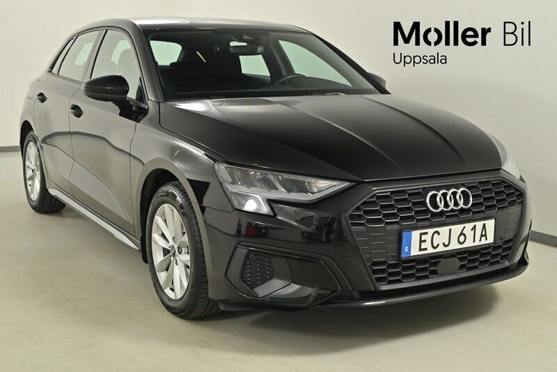 Svart (brilliantsvart) Begagnad 2023 Audi A3 Sportback Proline Halvkombi | 228 000 kr (Bra pris) - Bild 1/4