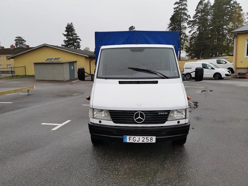 Begagnad Mercedes Sprinter 122 HK (89 kW) 1999 Vit Van