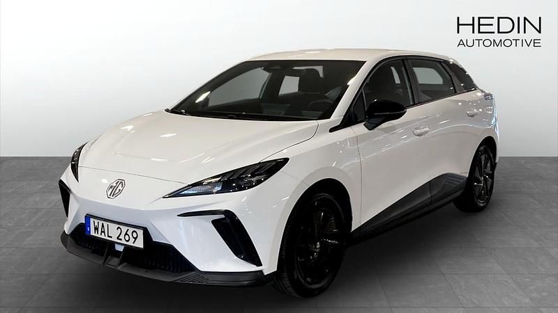 Vit (white) Begagnad 2023 MG MG4 EV Halvkombi | 254 900 kr - Bild 1/4