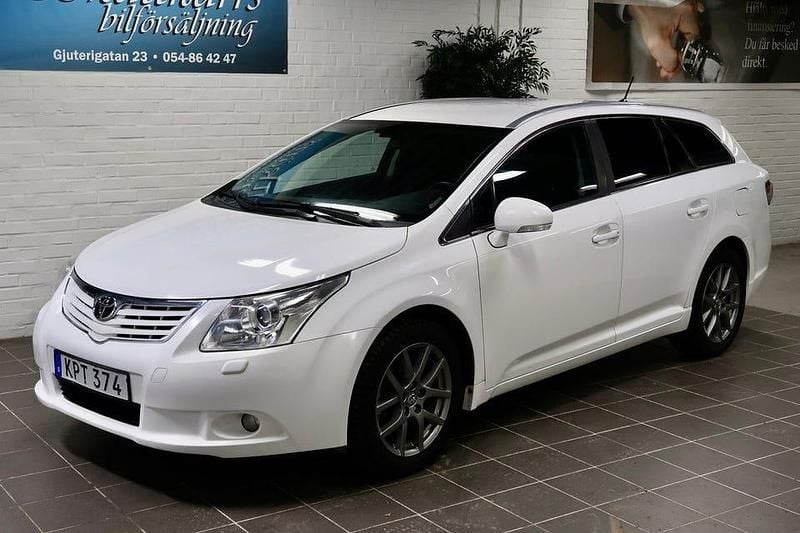 Vit Begagnad 2010 Toyota Avensis Business Edition Kombi | 49 000 kr (Superpris) - Bild 1/4