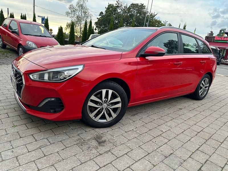 Röd Begagnad 2019 Hyundai i30 Trend Kombi | 98 000 kr (Bra pris) - Bild 1/4
