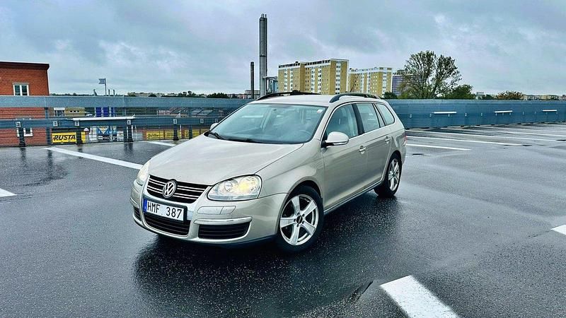 Brun Begagnad 2008 VW Golf VI Kombi | 37 990 kr (Marknadspris) - Bild 1/4