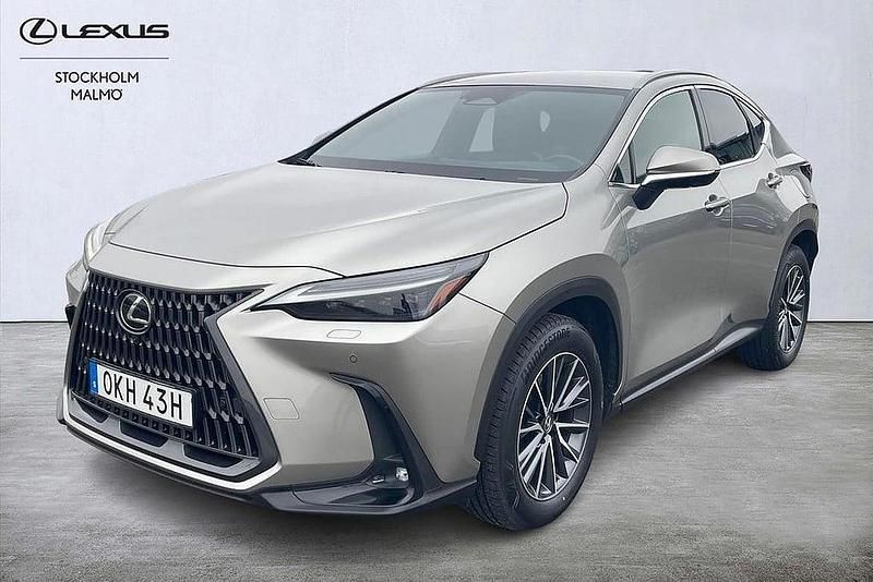 Begagnad Lexus NX350h Executive Line 245 HK (180 kW) 2022 Ljusgrå SUV