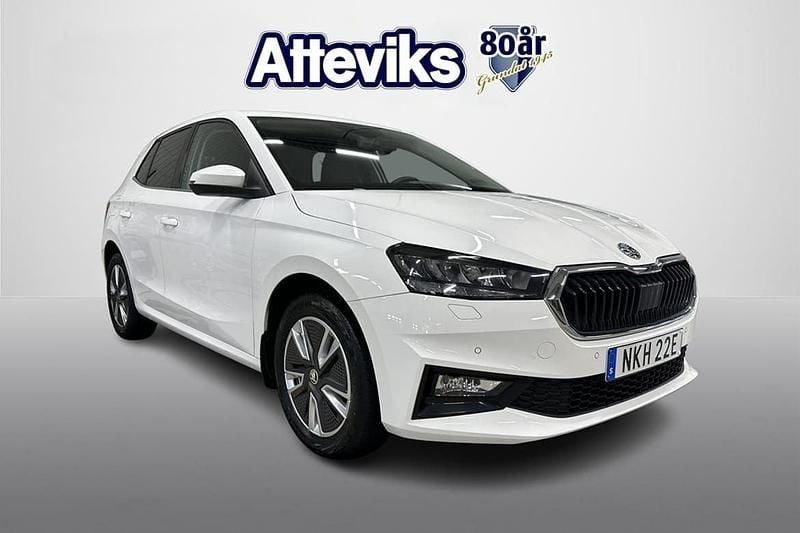 Vit Begagnad 2022 Skoda Fabia Halvkombi | 179 800 kr (Bra pris) - Bild 1/4