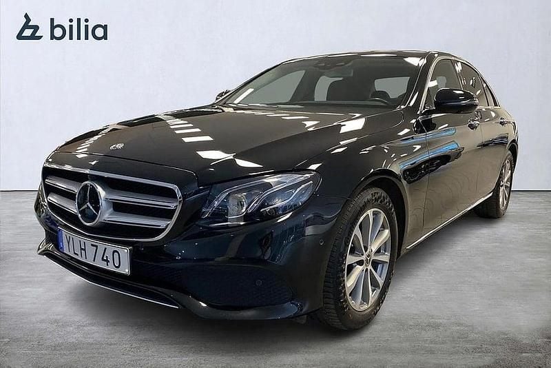 Svart Begagnad 2017 Mercedes E220 Sedan | 259 000 kr (Superpris) - Bild 1/3