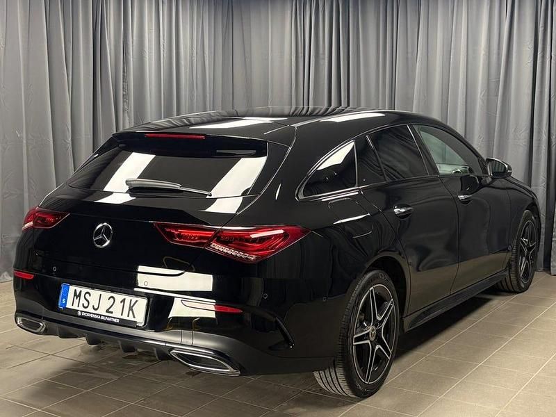 Begagnad Mercedes CLA250 Shooting Brake AMG 218 HK (160 kW) 2023 Svart Kombi
