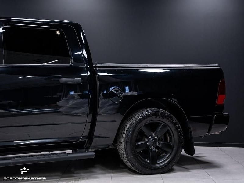 Begagnad Dodge Ram 394 HK (289 kW) 2022 Svart