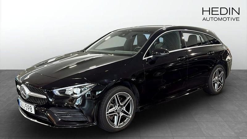 Svart Begagnad 2022 Mercedes CLA250 Shooting Brake AMG Kombi | 309 900 kr - Bild 1/4