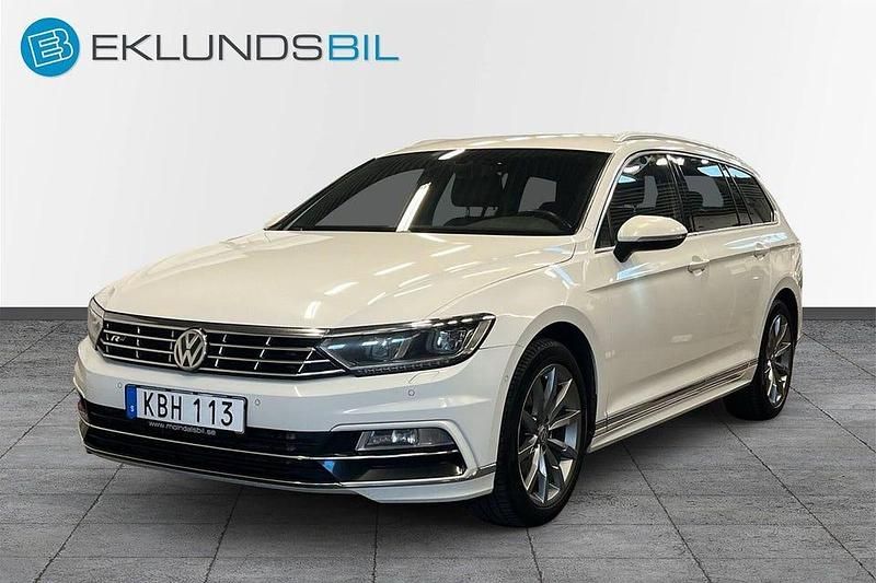 Vit Begagnad 2015 VW Passat R-line Kombi | 119 900 kr - Bild 1/4
