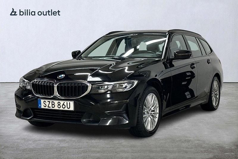 Svart Begagnad 2022 BMW 320 Sport Line Kombi | 269 900 kr (Bra pris) - Bild 1/4
