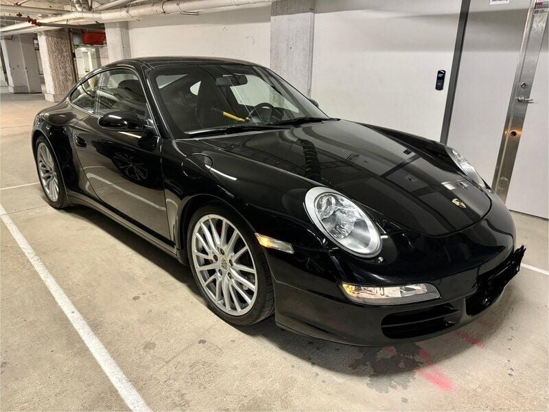 Svart Begagnad 2006 Porsche 911 Carrera 4S Sportkupé | 595 000 kr (Lite dyr) - Bild 1/4