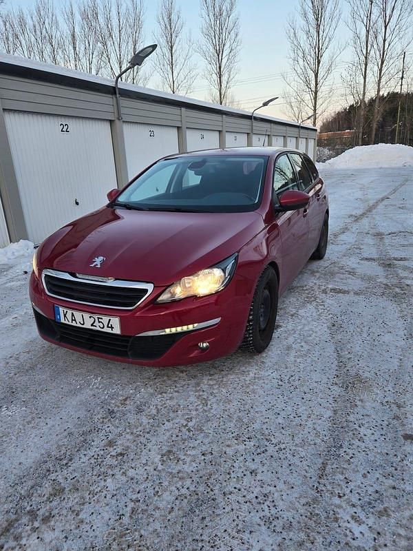 Begagnad Peugeot 308 SW 110 HK (80 kW) 2015 Kombi