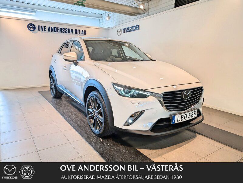 Vit Begagnad 2015 Mazda CX-3 Optimum SUV | 174 900 kr (Marknadspris) - Bild 1/4
